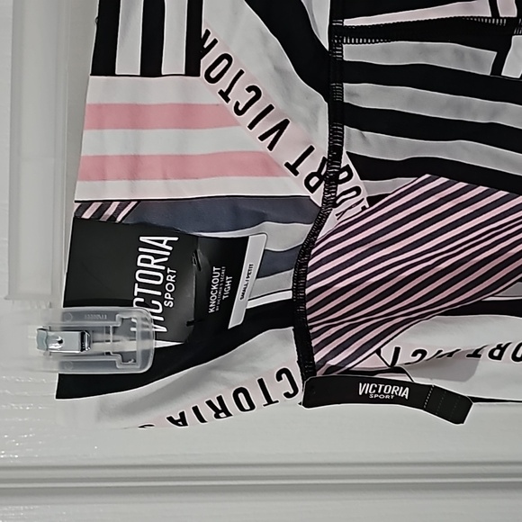 Victoria Sport leggings - Picture 3 of 3